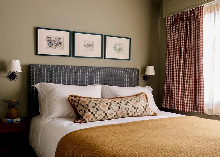 Signature Residence, The Residences